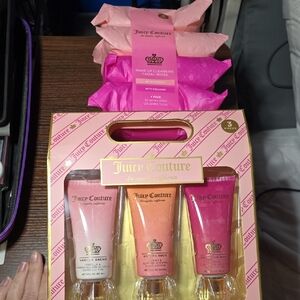 Juicy Couture Pink and Gold Fragrance Trio with Facial Wipes